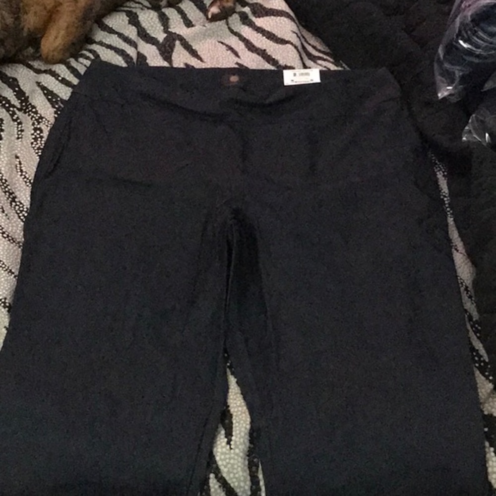 Tummy control black Capri pants